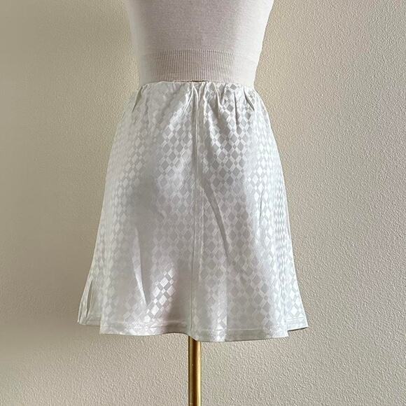 handmade white satin abstract print mini skirt - Picture 3 of 7